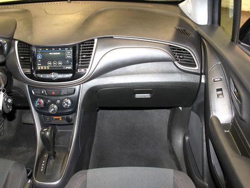 Used 2019 Chevrolet Trax LS image 25
