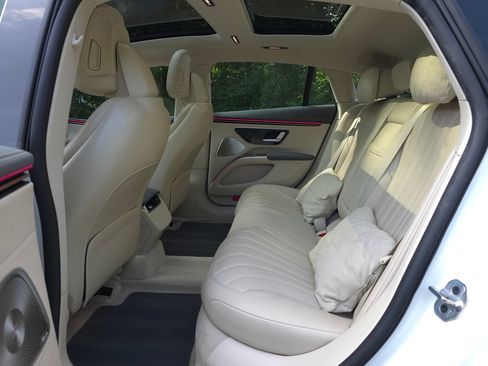 Used 2023 Mercedes-Benz EQS 450+ Sedan image 15