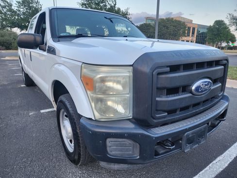 Used 2011 Ford F250 XL image 1