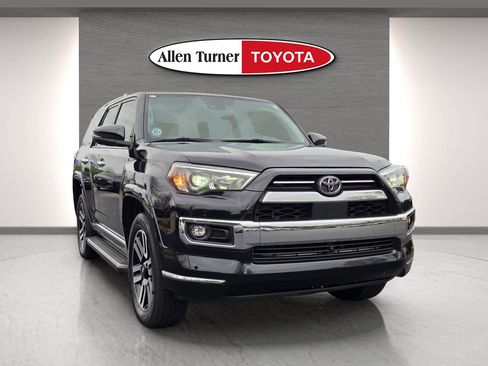 Used 2023 Toyota 4Runner Limited image 2