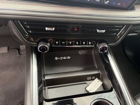 Used 2025 Chevrolet Tahoe LT AWD/4WD image 25