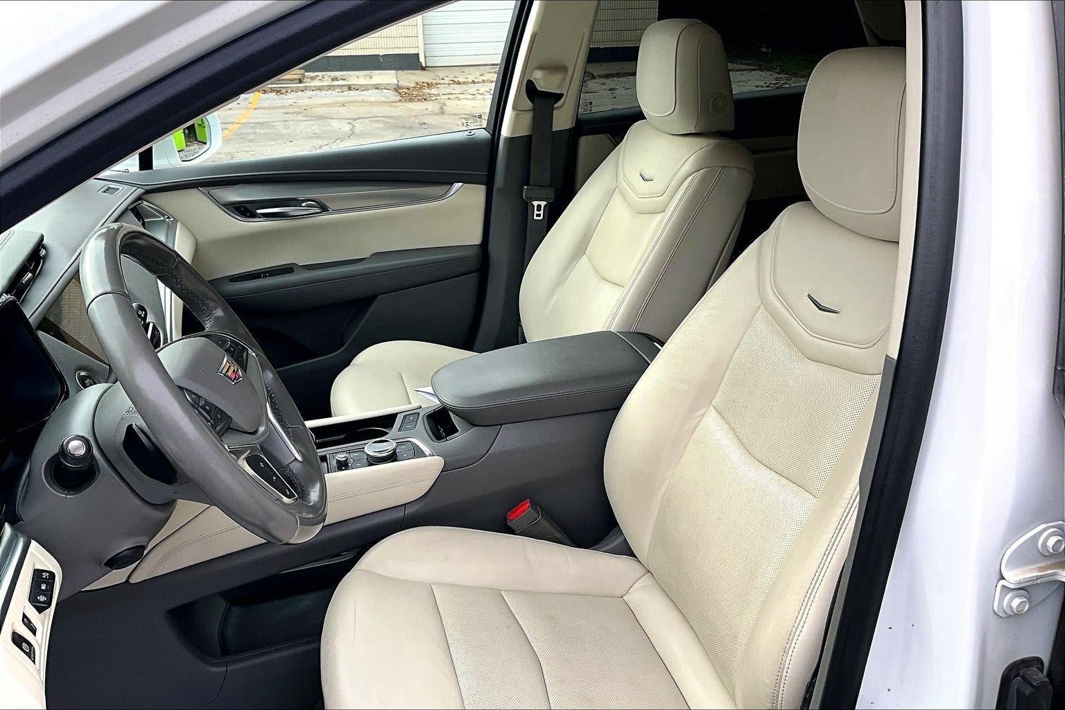 Used 2020 Cadillac XT5 Premium Luxury AWD/4WD image 23