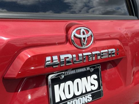 Used 2024 Toyota 4Runner SR5 AWD/4WD image 28