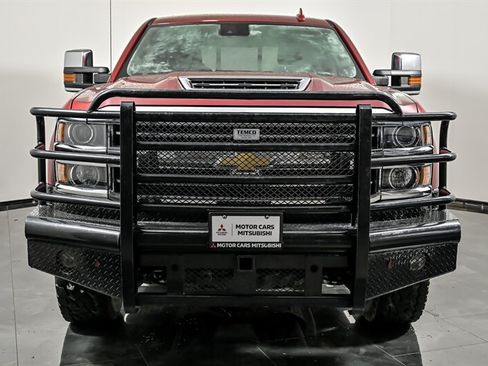 Used 2018 Chevrolet Silverado 2500 High Country w/ Duramax Plus Package AWD/4WD image 4