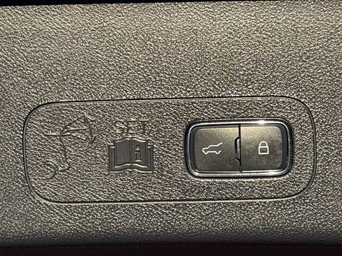 Used 2025 Lincoln Aviator Reserve w/ Jet Appearance Package image 9