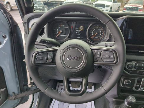 New 2026 Jeep Gladiator Sport AWD/4WD image 19