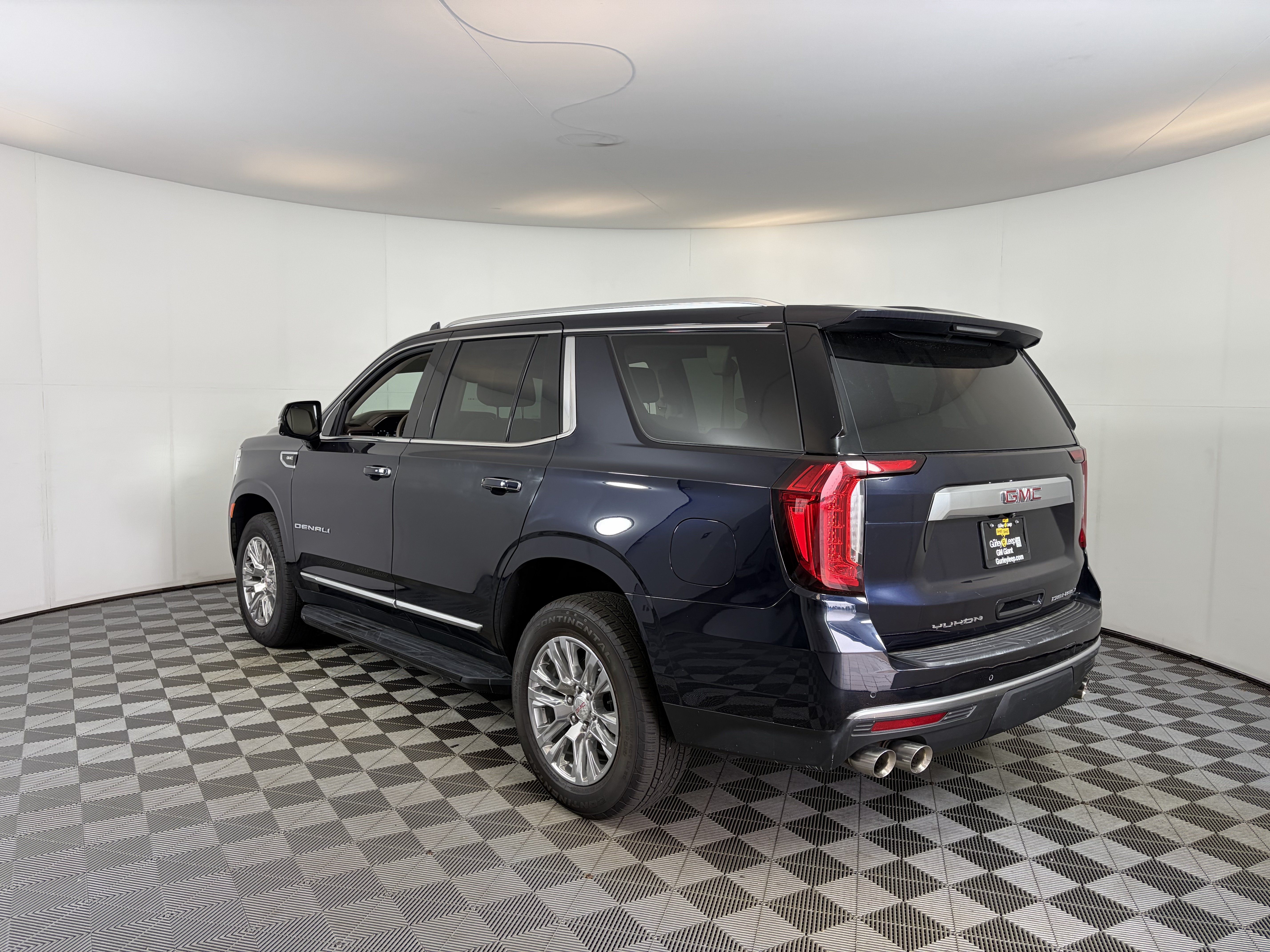 Used 2023 GMC Yukon Denali AWD/4WD image 8