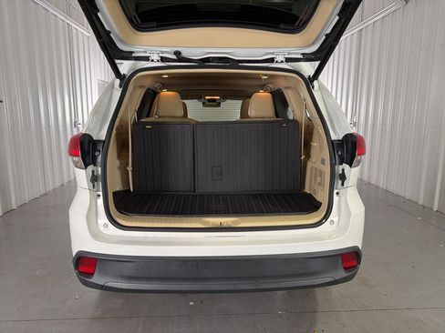 Used 2017 Toyota Highlander XLE image 30