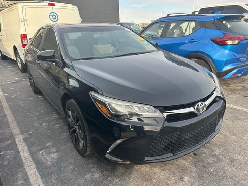 Used 2015 Toyota Camry XSE image 1
