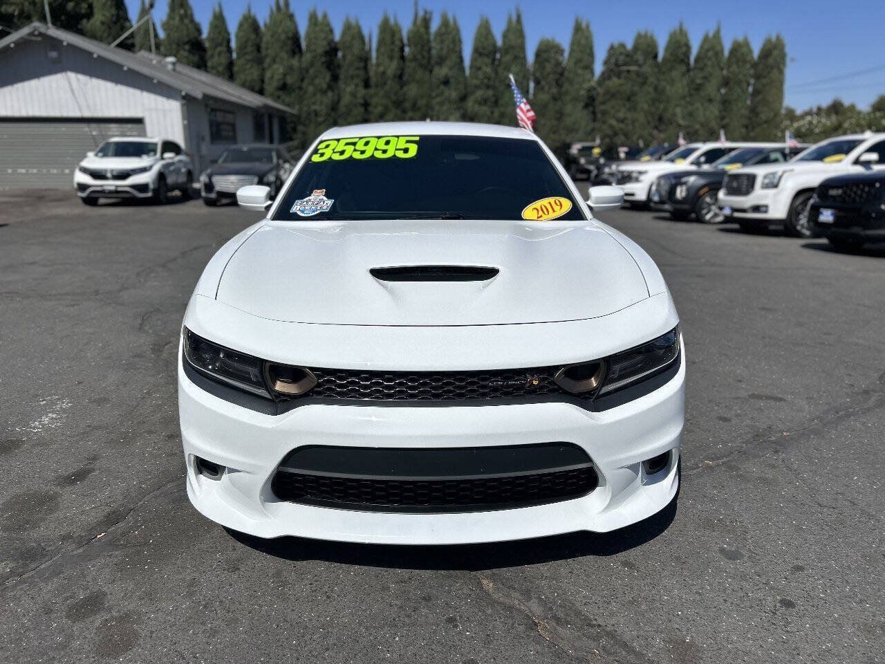 Used 2019 Dodge Charger Scat Pack w/ Dynamics Package RWD image 2
