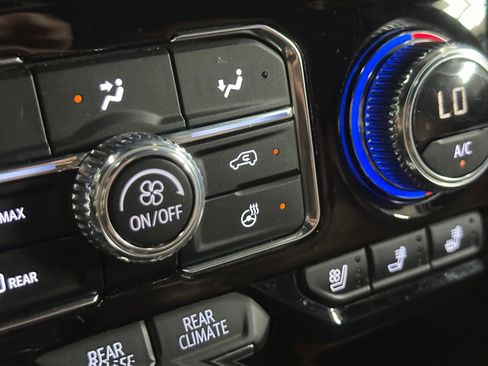 Certified 2024 GMC Yukon Denali Ultimate AWD/4WD image 18