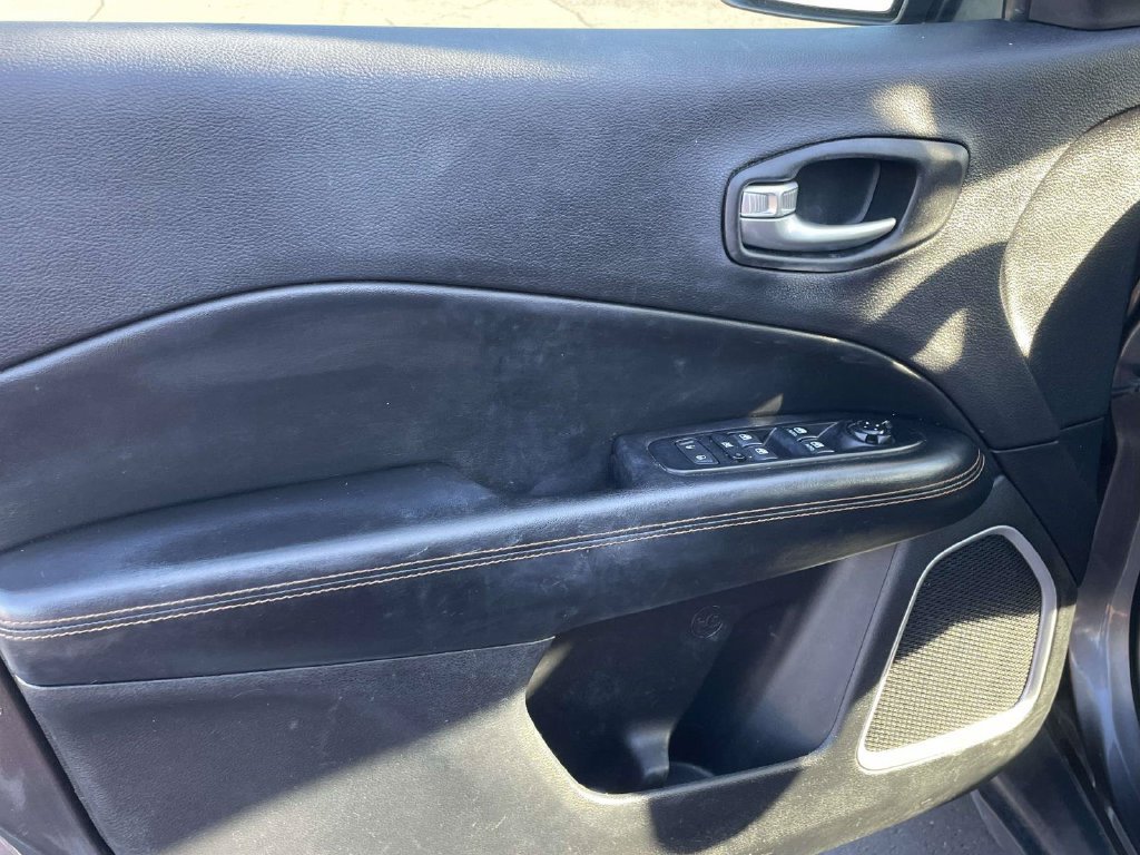 Used 2018 Jeep Compass Limited w/ Safe & Security Group FWD image 17
