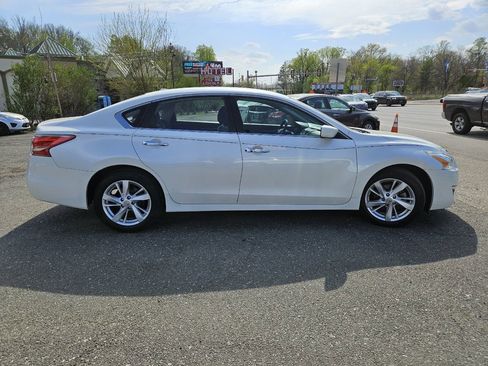 Used 2013 Nissan Altima 2.5 SV image 6