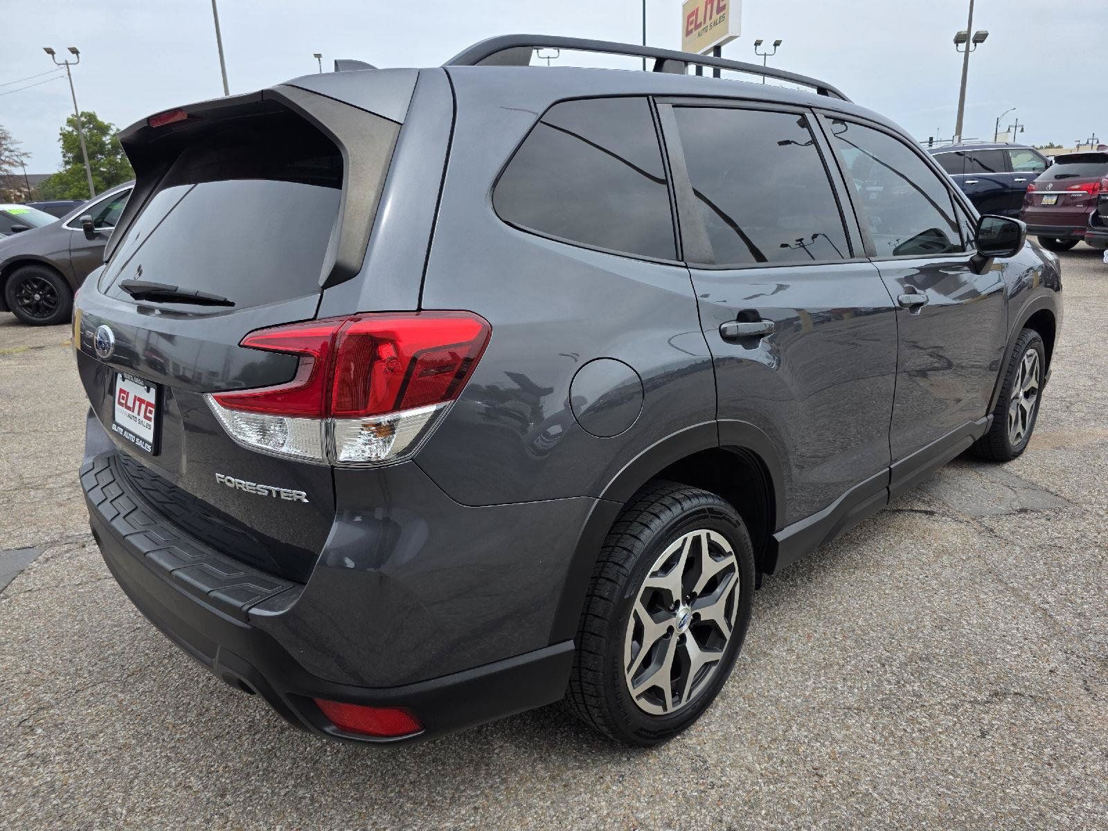 Used 2020 Subaru Forester Premium AWD/4WD image 5
