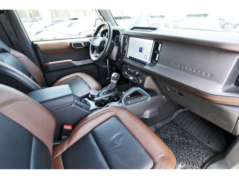 Used 2023 Ford Bronco Outer Banks w/ Sasquatch Package AWD/4WD image 25
