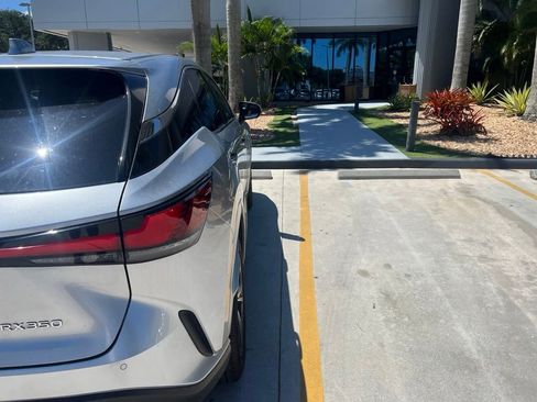 Certified 2025 Lexus RX 350 FWD w/ Technology Package image 8