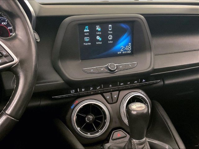 Used 2017 Chevrolet Camaro LT RWD image 7