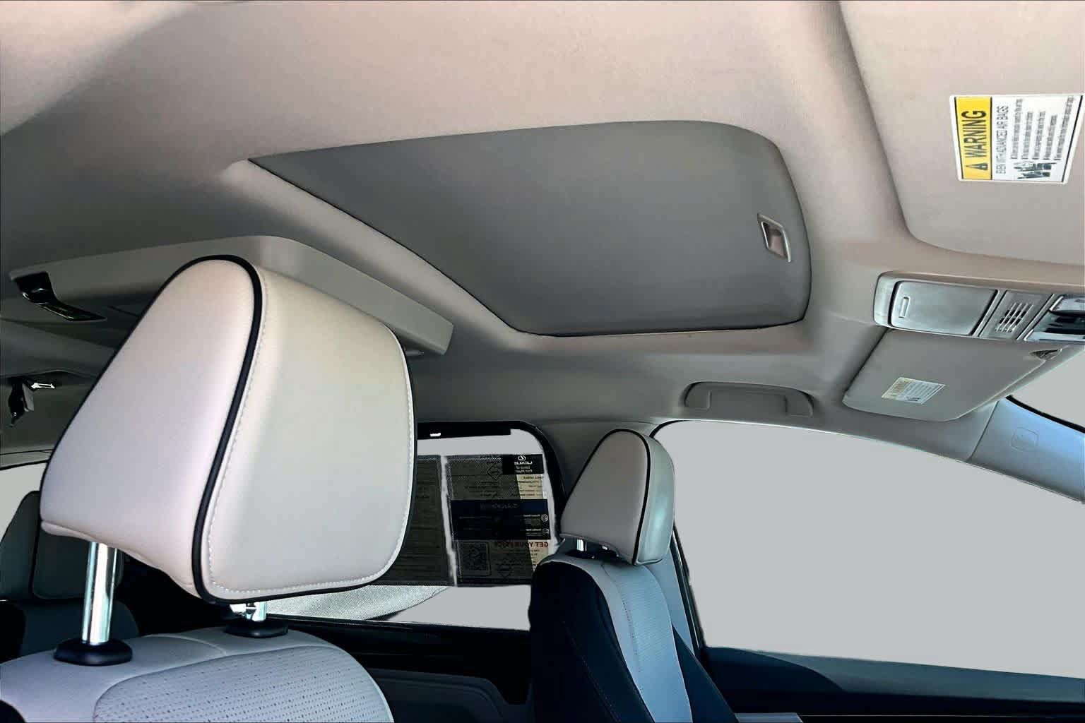 Used 2025 Honda Odyssey Elite image 14