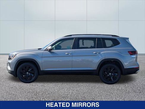 New 2026 Volkswagen Atlas SE FWD image 2