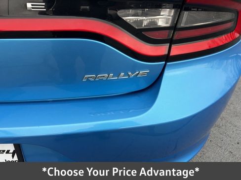 Used 2015 Dodge Charger SXT image 5