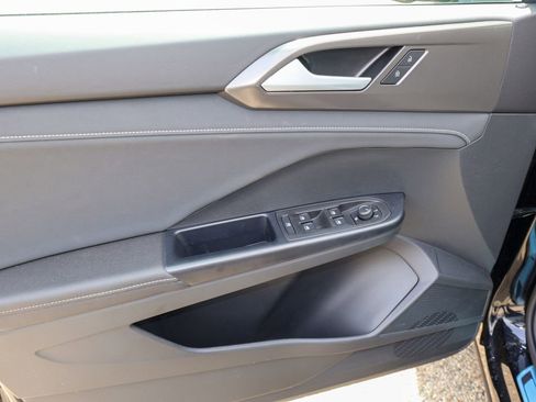 New 2026 Volkswagen Taos SE AWD/4WD image 14