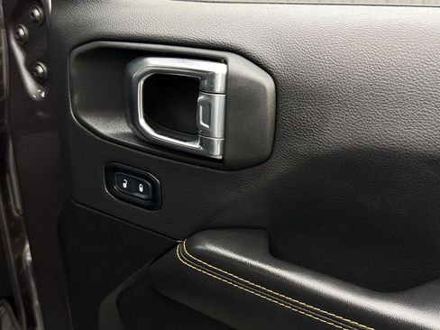 Used 2025 Jeep Wrangler Unlimited Sahara w/ Safety Group image 41