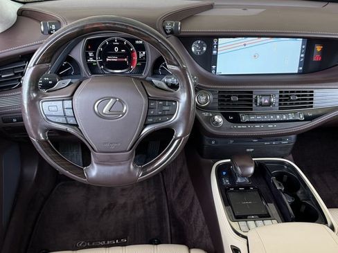 Used 2019 Lexus LS 500 w/ Interior Upgrade Package RWD image 11