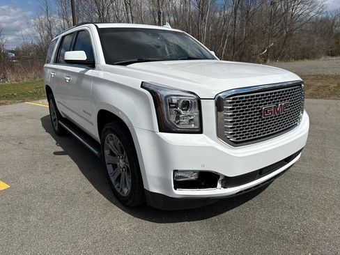 Used 2015 GMC Yukon Denali w/ Premium Package AWD/4WD image 3