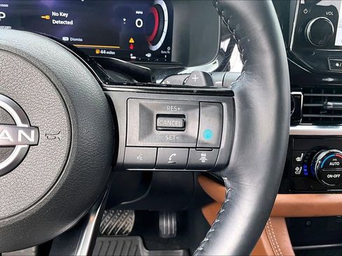 Used 2024 Nissan Pathfinder Platinum w/ Cargo Package image 12