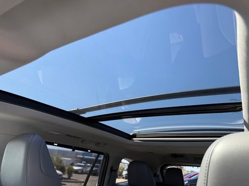 Used 2021 Toyota Highlander Platinum FWD image 22