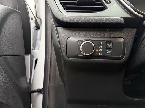 Used 2022 Ford Escape SE image 13