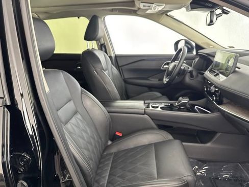 Certified 2025 Nissan Rogue Platinum w/ Platinum Premium Package AWD/4WD image 20