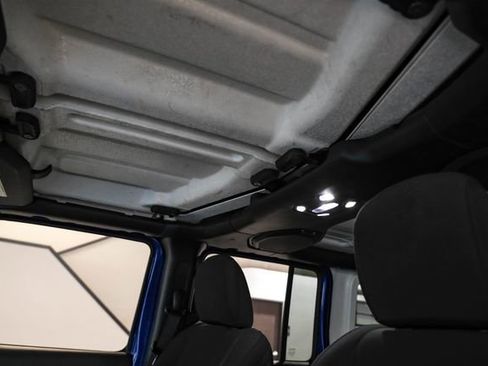 Used 2020 Jeep Wrangler Unlimited Sport S image 34