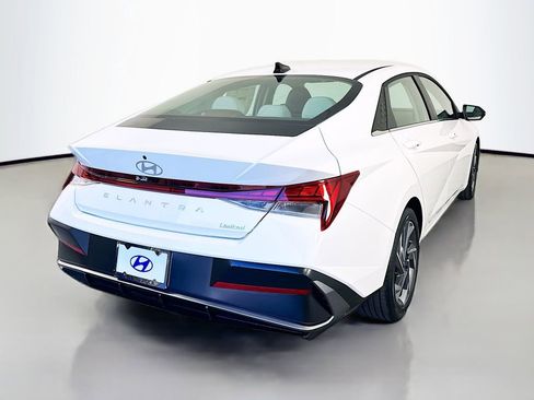 New 2026 Hyundai Elantra Limited image 5