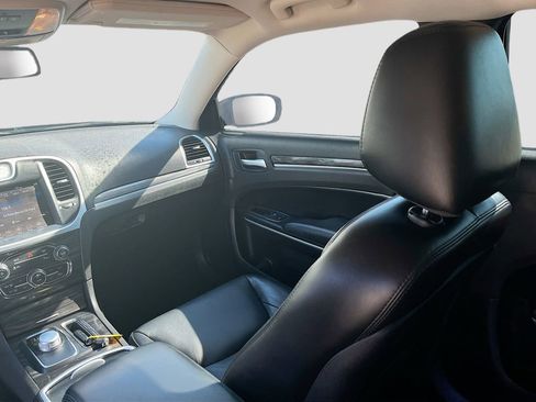 Used 2022 Chrysler 300 Touring L image 22