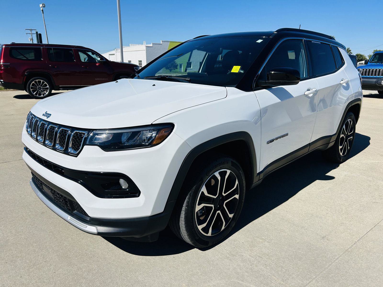 Used 2023 Jeep Compass Limited w/ Sun and Sound Group AWD/4WD image 34