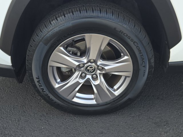 Used 2022 Toyota RAV4 XLE w/ Convenience Package AWD/4WD image 19
