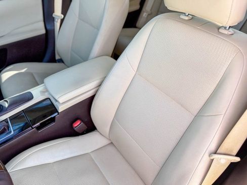 Used 2017 Lexus ES 350 w/ Premium Package image 16