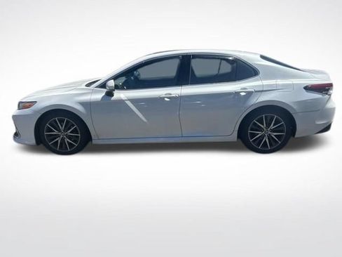 Used 2023 Toyota Camry XLE w/ Navigation Package FWD image 3
