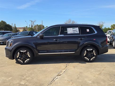 New 2025 Kia Telluride S image 5