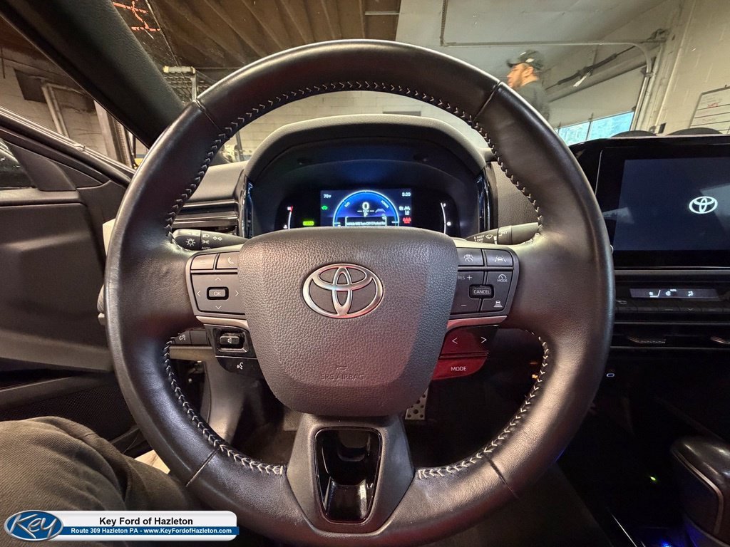 Used 2025 Toyota Camry SE w/ Convenience Package AWD/4WD image 25