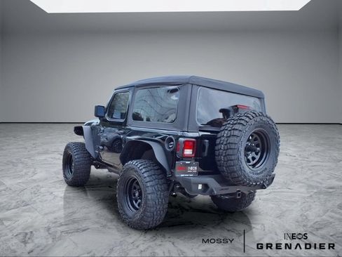 Used 2025 Jeep Wrangler Sport AWD/4WD image 2