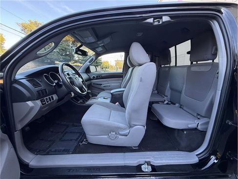 Used 2012 Toyota Tacoma 2WD Access Cab image 18