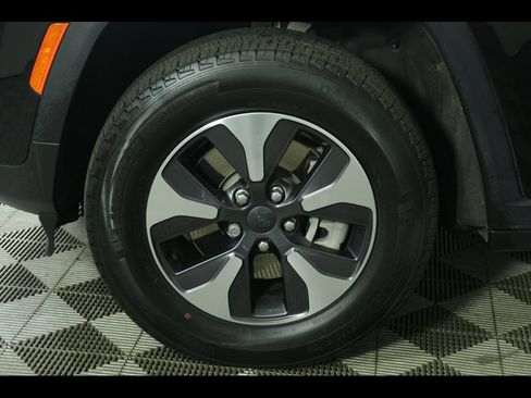 Used 2023 Jeep Grand Cherokee 4WD 4xe image 8