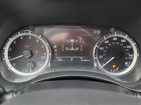 Used 2023 Toyota Highlander XLE image 16