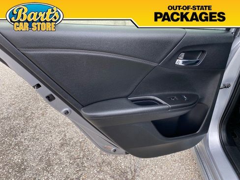 Used 2017 Honda Accord Touring image 17