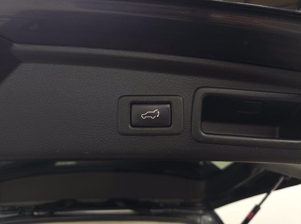 Used 2017 Subaru Forester 2.5i Limited w/ Protection Package #2 AWD/4WD image 8