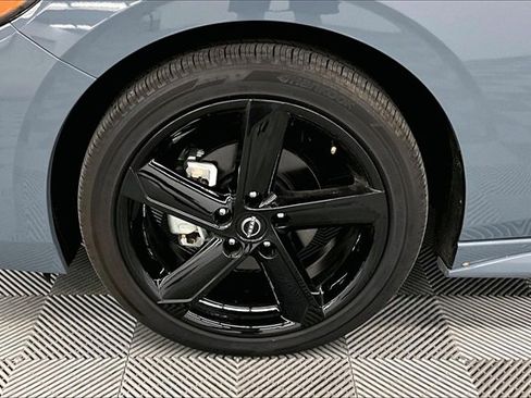 New 2025 Nissan Sentra SR w/ SR Premium Package image 12