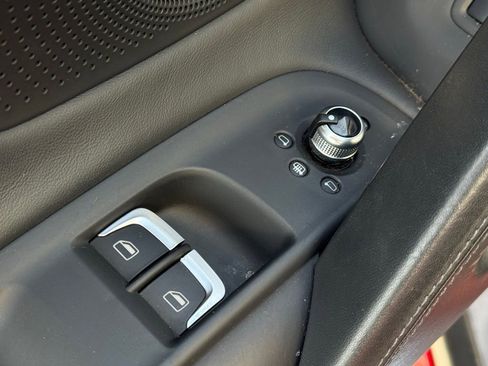 Used 2014 Audi R8 V10 w/ Full Leather Package image 46