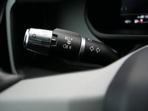 Used 2020 Land Rover Defender 110 SE image 23